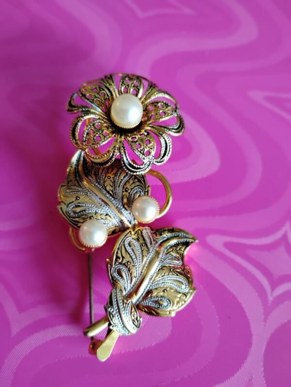 3 Pearl Brooch