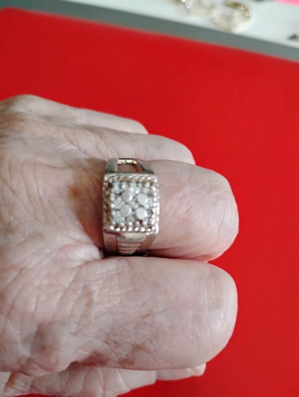 Men's round cut Ring